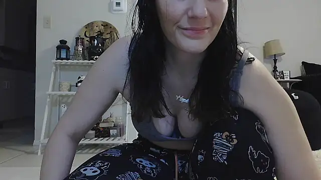 Snapshot of CrystalLakeXO chatting on September 9, 5:07 am CrystalLakeXO online show from September 9, 5:07 am