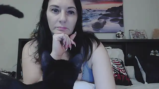 Snapshot of CrystalLakeXO chatting on September 10, 5:29 am CrystalLakeXO online show from September 10, 5:29 am