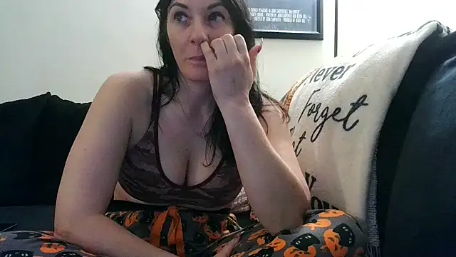 Snapshot of CrystalLakeXO chatting on September 29, 4:50 am CrystalLakeXO online show from September 29, 4:50 am