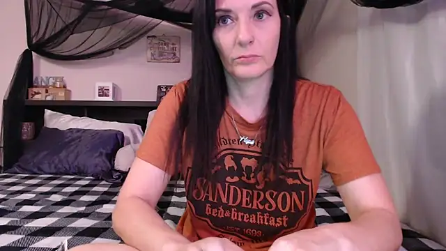 CrystalLakeXO online show from July 12, 9:22 am