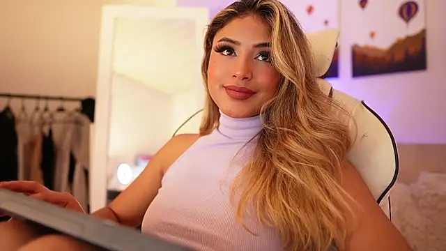 SaraParisi online show from January 11, 12:22 am