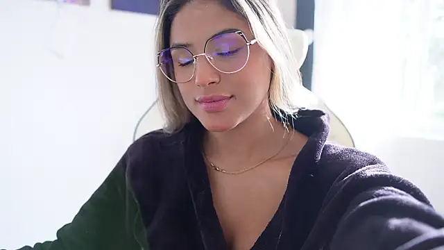 SaraParisi online show from January 23, 9:50 pm