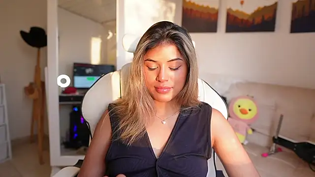 SaraParisi online show from February 7, 10:41 pm