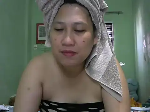 Snapshot of sweetsexysmile chatting on June 17, 2:03 am sweetsexysmile online show from June 17, 2:03 am