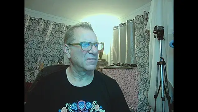 coryassman online show from April 18, 11:36 am