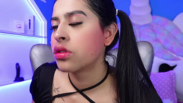Snapshot of miss_romyna chatting on January 28, 8:36 am miss romyna online show from January 28, 8:36 am