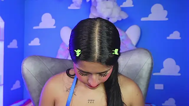 miss romyna online show from April 9, 11:04 am