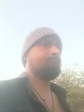 Snapshot of lovesuna chatting on March 3, 1:53 am lovesuna online show from March 3, 1:53 am