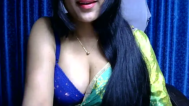 Snapshot of sexysalina11 chatting on February 11, 3:00 am sexysalina11 online show from February 11, 3:00 am