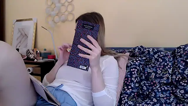 Scarlettford online show from March 17, 5:05 pm