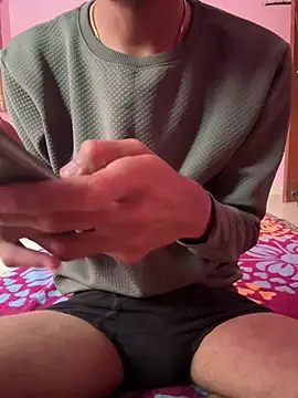 Snapshot of Telugukannadaboy69 chatting on July 27, 4:08 am Telugukannadaboy69 online show from July 27, 4:08 am