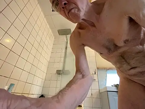 Snapshot of martxxxxx chatting on November 5, 10:59 am martxxxxx online show from November 5, 10:59 am