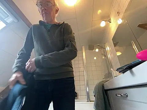 Snapshot of martxxxxx chatting on February 19, 11:17 am martxxxxx online show from February 19, 11:17 am