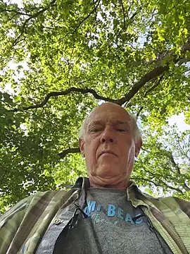 Snapshot of martxxxxx chatting on May 21, 2:24 pm martxxxxx online show from May 21, 2:24 pm