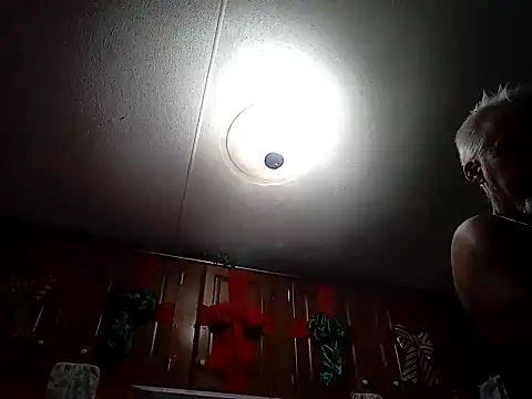 Snapshot of Xoc8_ chatting on December 27, 8:28 pm Xoc8 online show from December 27, 8:28 pm