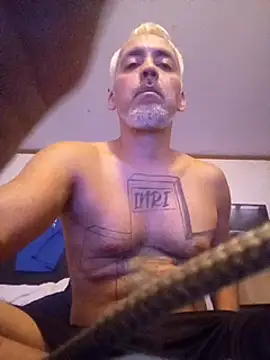 Snapshot of Xoc8_ chatting on February 6, 8:50 am Xoc8 online show from February 6, 8:50 am