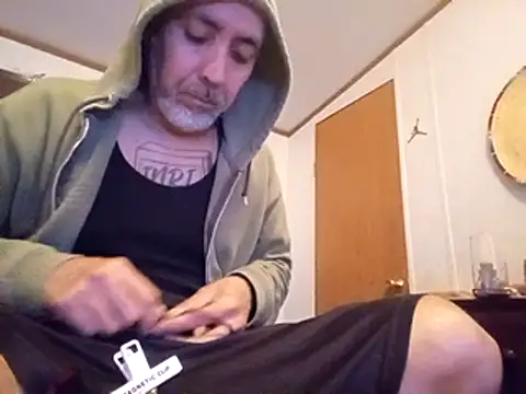 Snapshot of Xoc8_ chatting on February 12, 8:27 am Xoc8 online show from February 12, 8:27 am