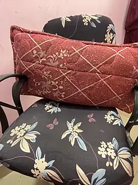 lallela online show from January 8, 8:07 pm