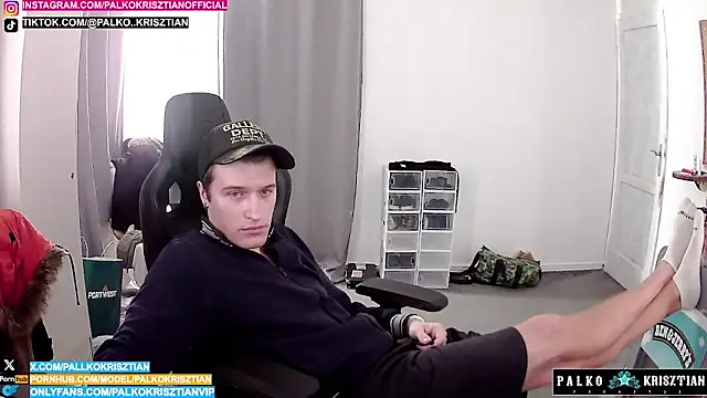 Snapshot of PKrisztian chatting on February 4, 4:57 pm PKrisztian online show from February 4, 4:57 pm