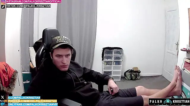 Snapshot of PKrisztian chatting on February 9, 6:12 pm PKrisztian online show from February 9, 6:12 pm