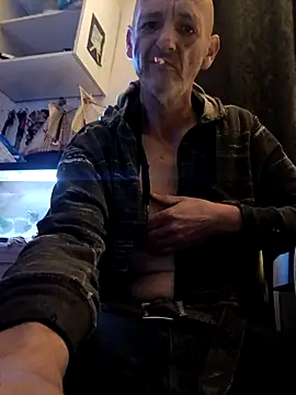 Snapshot of peterbi45 chatting on October 19, 4:13 am peterbi45 online show from October 19, 4:13 am