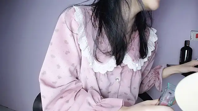 Snapshot of Baenee chatting on January 12, 1:05 pm Baenee online show from January 12, 1:05 pm