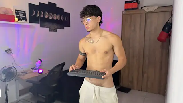 Kisan Smith online show from October 12, 3:38 am