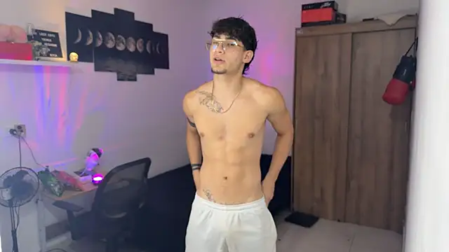 Kisan Smith online show from October 13, 2:55 am