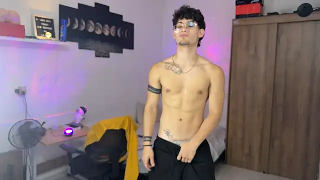 Kisan Smith online show from November 4, 2:21 am