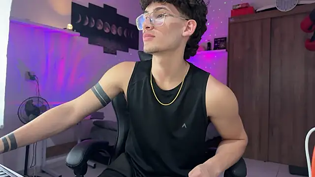 Kisan Smith online show from March 7, 1:57 am