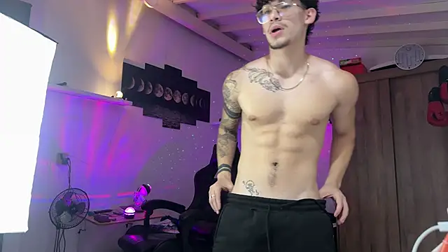 Kisan Smith online show from April 8, 4:34 am