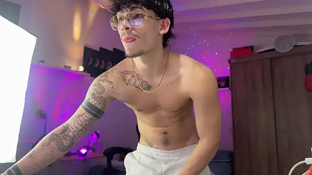 Kisan Smith online show from April 13, 3:23 am