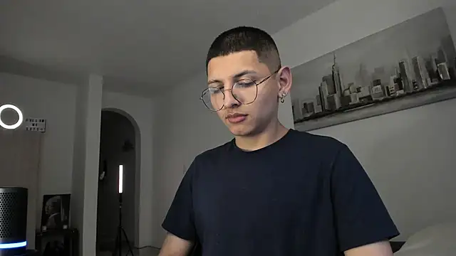 Snapshot of a_lejandro_0_8 chatting on March 14, 9:03 am a lejandro 0 8 online show from March 14, 9:03 am