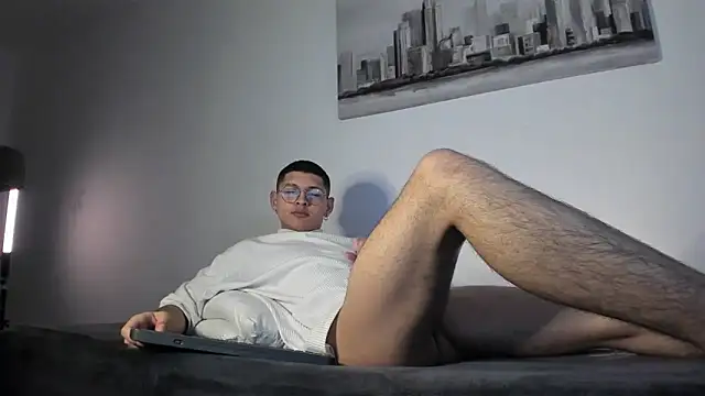 Snapshot of a_lejandro_0_8 chatting on March 17, 5:23 am a lejandro 0 8 online show from March 17, 5:23 am