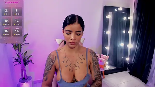 EmmaRusellx online show from January 29, 4:30 pm