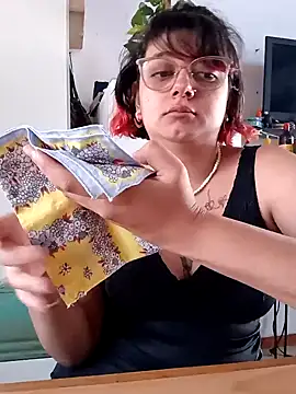 Snapshot of ConeNella chatting on December 11, 3:26 pm ConeNella online show from December 11, 3:26 pm