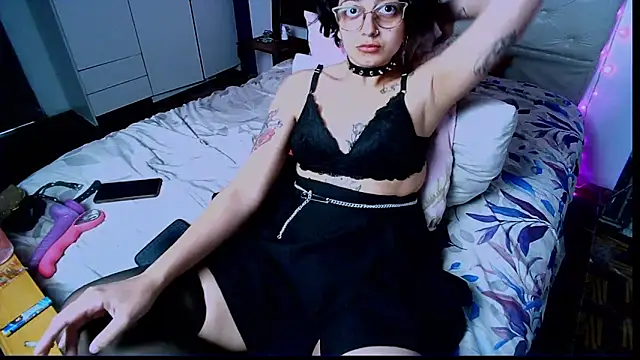 Snapshot of ConeNella chatting on October 10, 5:23 pm ConeNella online show from October 10, 5:23 pm