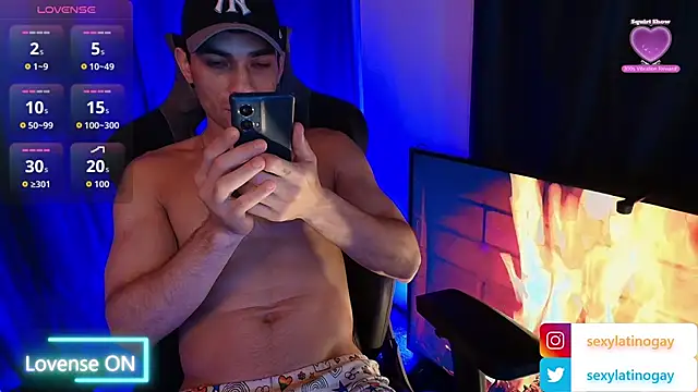 sexyboycolombi4 online show from March 13, 10:44 am