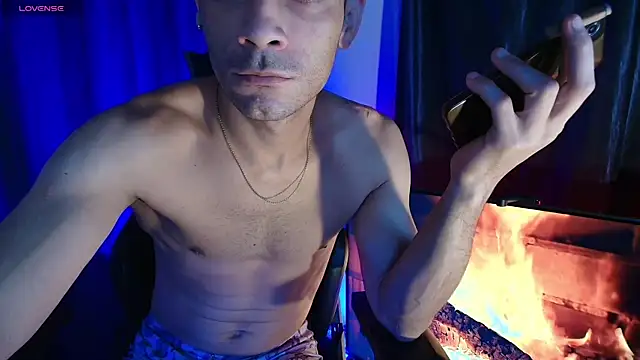 sexyboycolombi4 online show from June 23, 9:46 pm