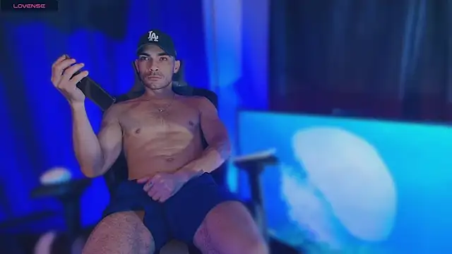 sexyboycolombi4 online show from July 22, 6:43 pm