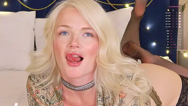 MilaDemies online show from February 19, 8:01 am