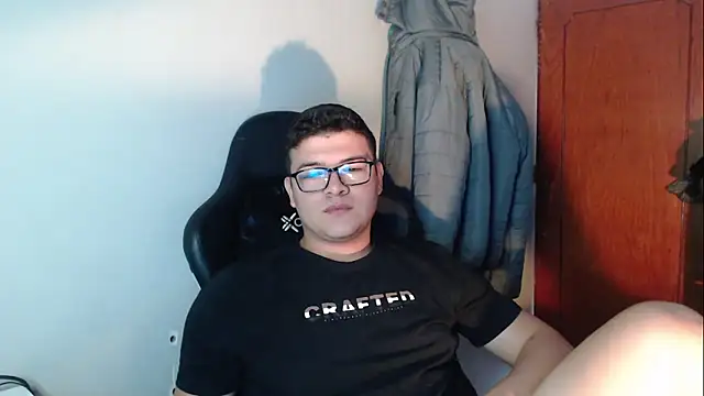 Plug Control online show from December 19, 4:36 pm