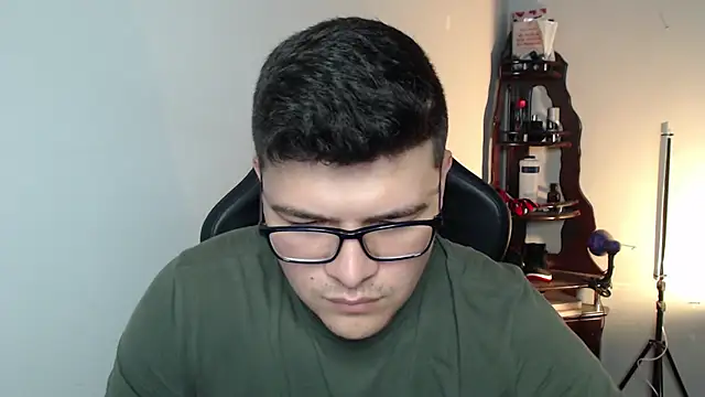 Plug Control online show from March 1, 7:16 pm