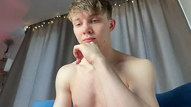 Snapshot of David_Keler chatting on March 19, 10:11 am David Keler online show from March 19, 10:11 am