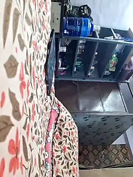 HangdogBeggary online show from April 13, 6:02 pm