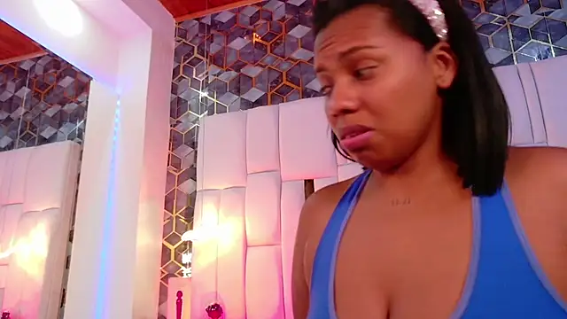 lia mariana online show from October 12, 9:47 pm