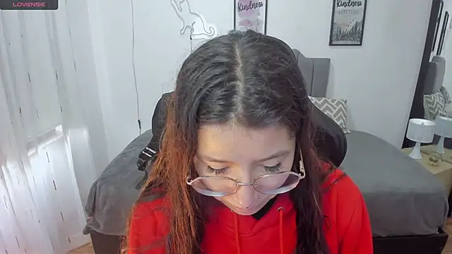 Amy joones online show from November 4, 1:54 pm