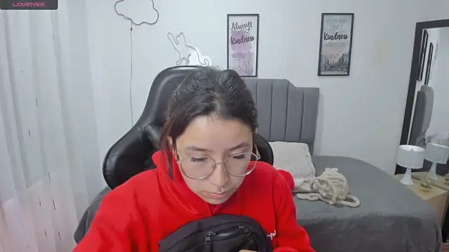 Amy joones online show from November 6, 12:39 pm