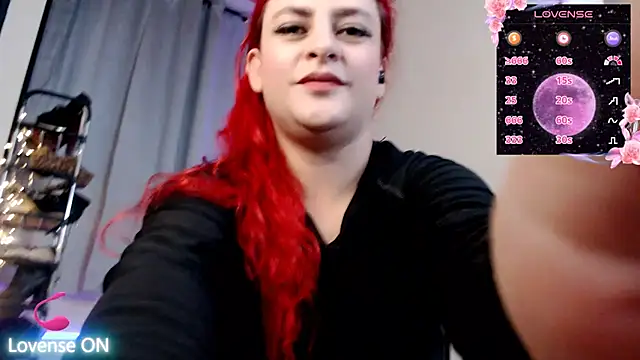 Snapshot of violetaredbitch chatting on January 26, 10:45 am violetaredbitch online show from January 26, 10:45 am