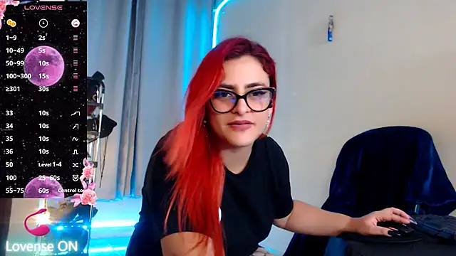 Snapshot of violetaredbitch chatting on February 21, 6:40 am violetaredbitch online show from February 21, 6:40 am